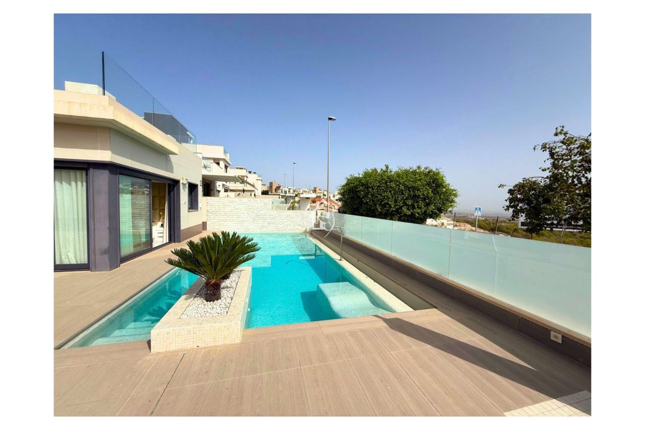 Villa in San Miguel de Salinas, Spain, 316 m² - picture 3