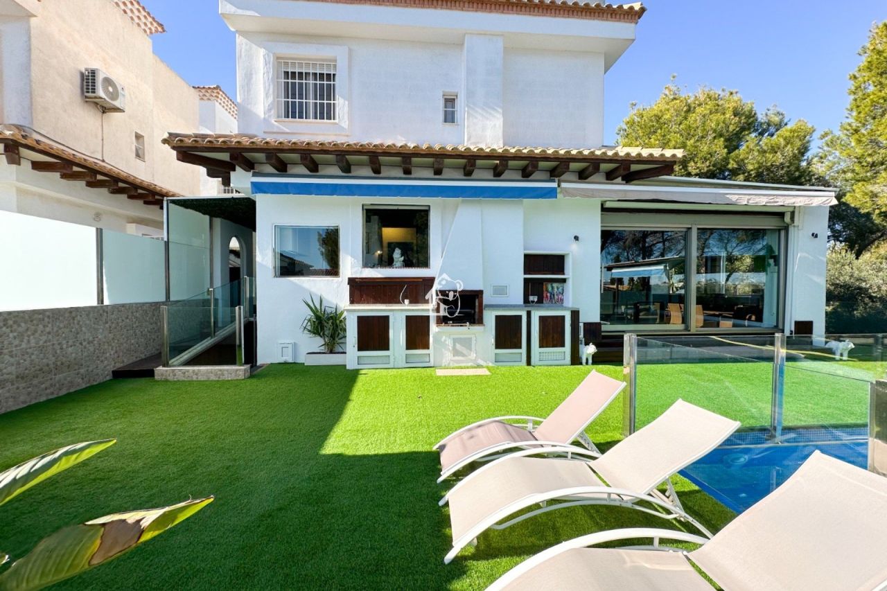 Casa a Orihuela Costa, Spagna, 170 m² - foto 3