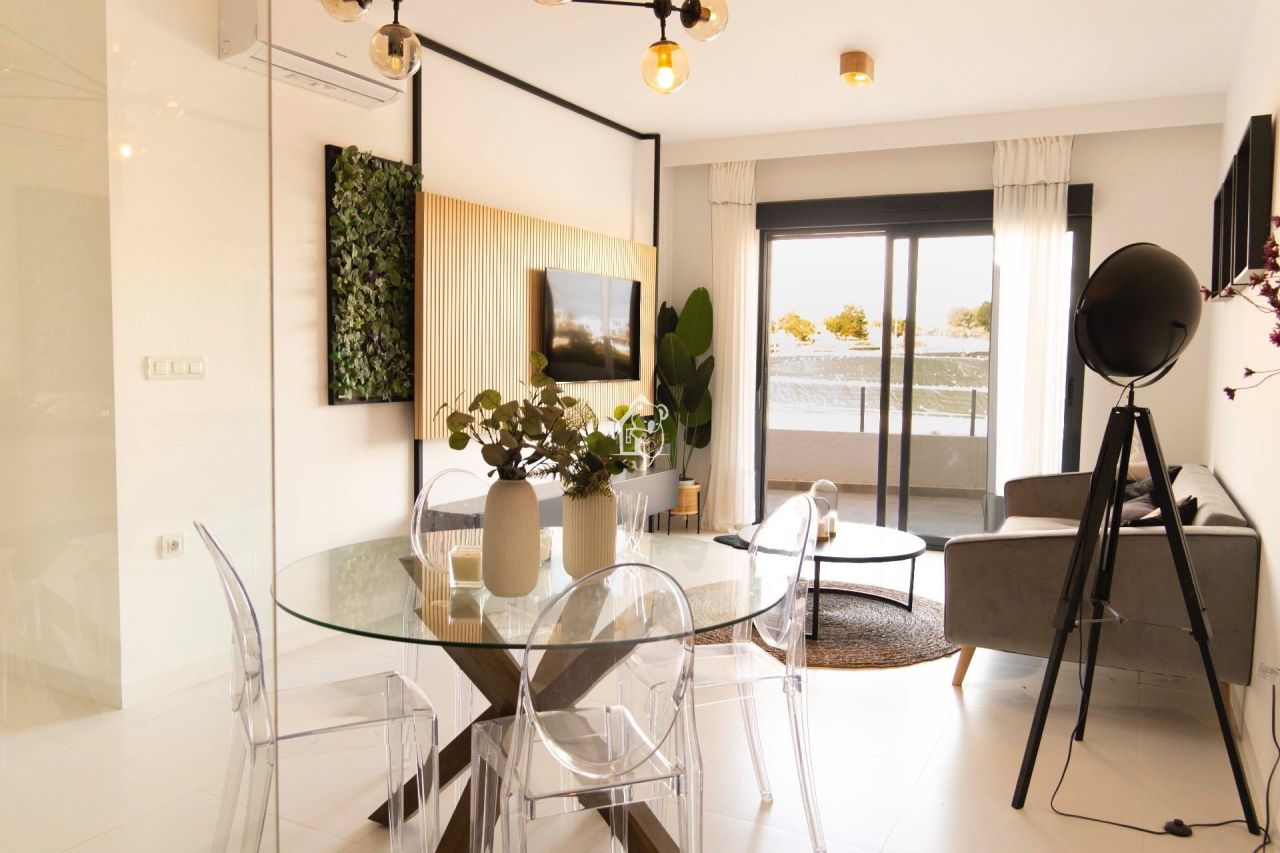 Piso en San Miguel de Salinas, España, 100 m² - imagen 3