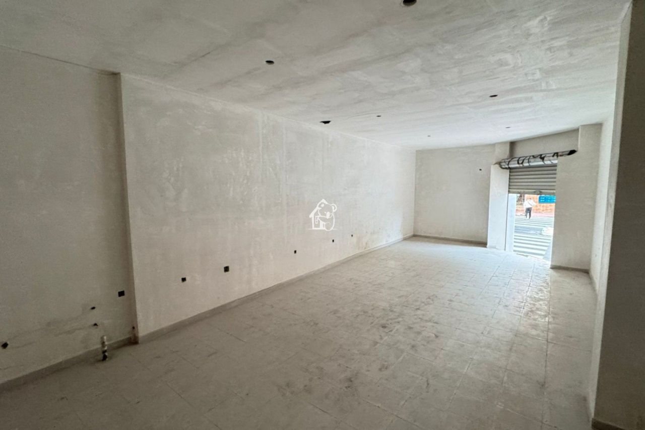 Shop in Torrevieja, Spain, 65 m² - picture 3