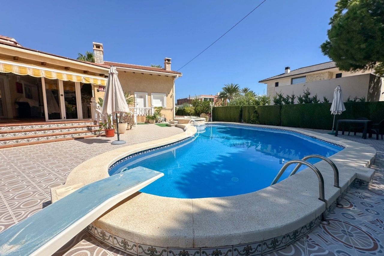 Villa à Orihuela Costa, Espagne, 400 m² - image 3