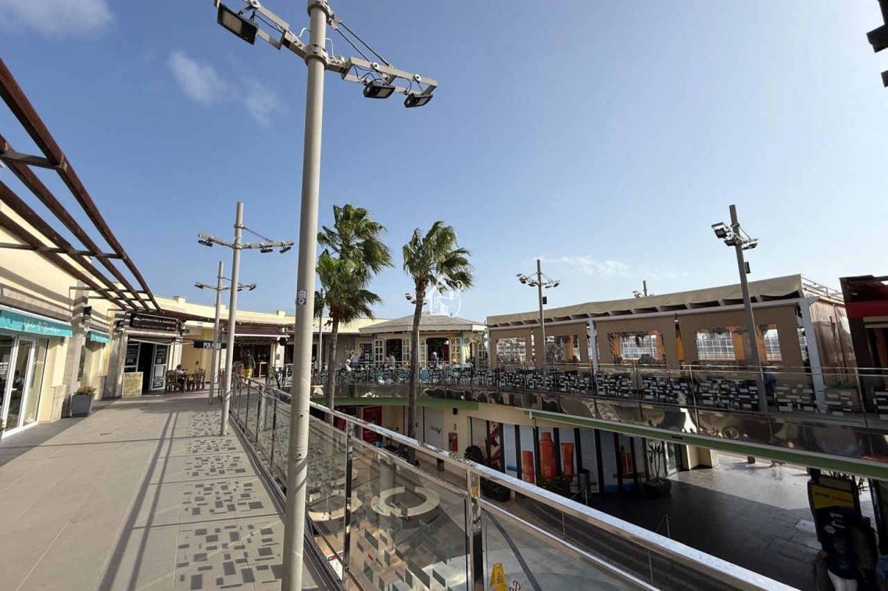 Cafetería, restaurante en Punta Prima, España, 135 m² - imagen 3