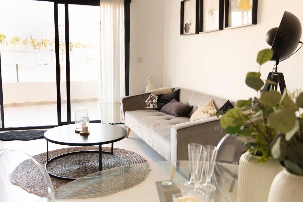 Piso en San Miguel de Salinas, España, 100 m² - imagen 5