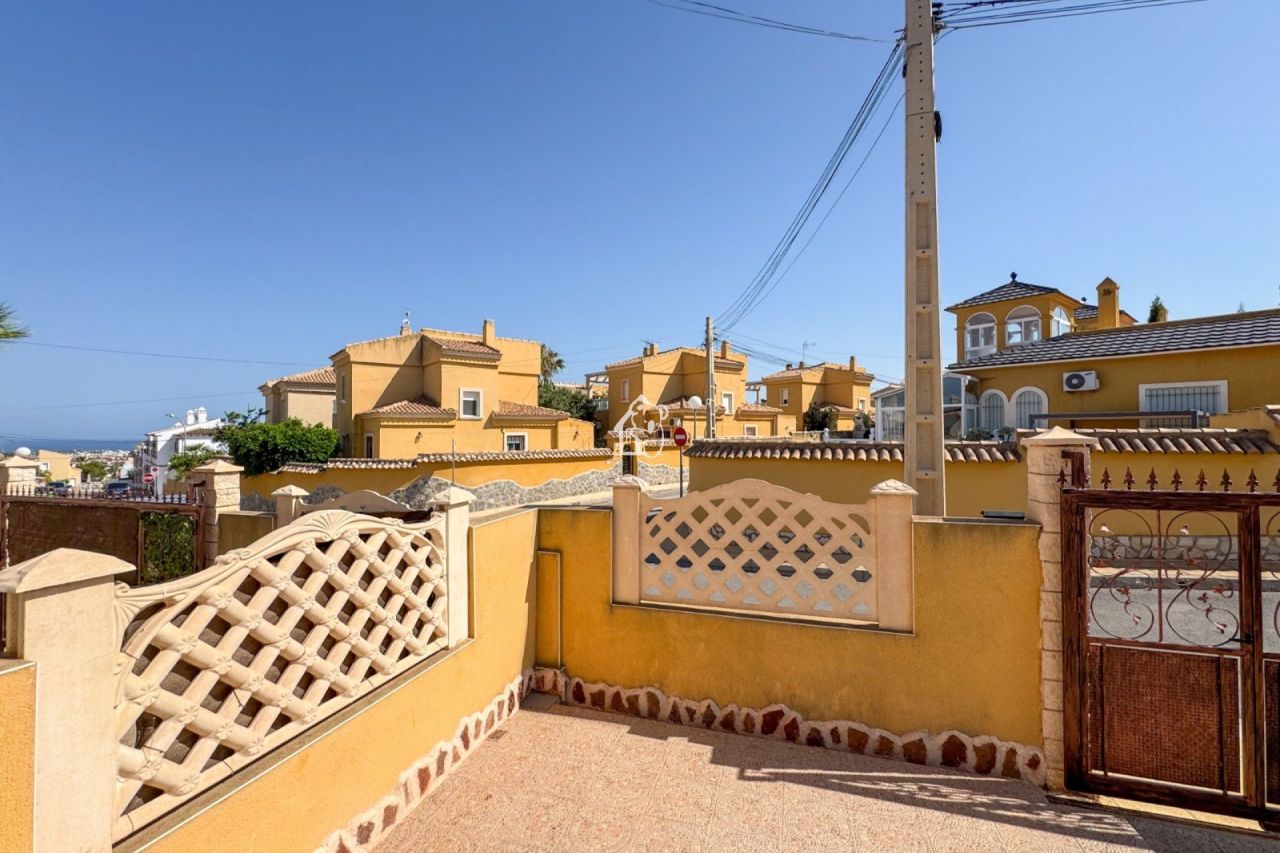 Chalet à San Miguel de Salinas, Espagne, 169 m² - image 5