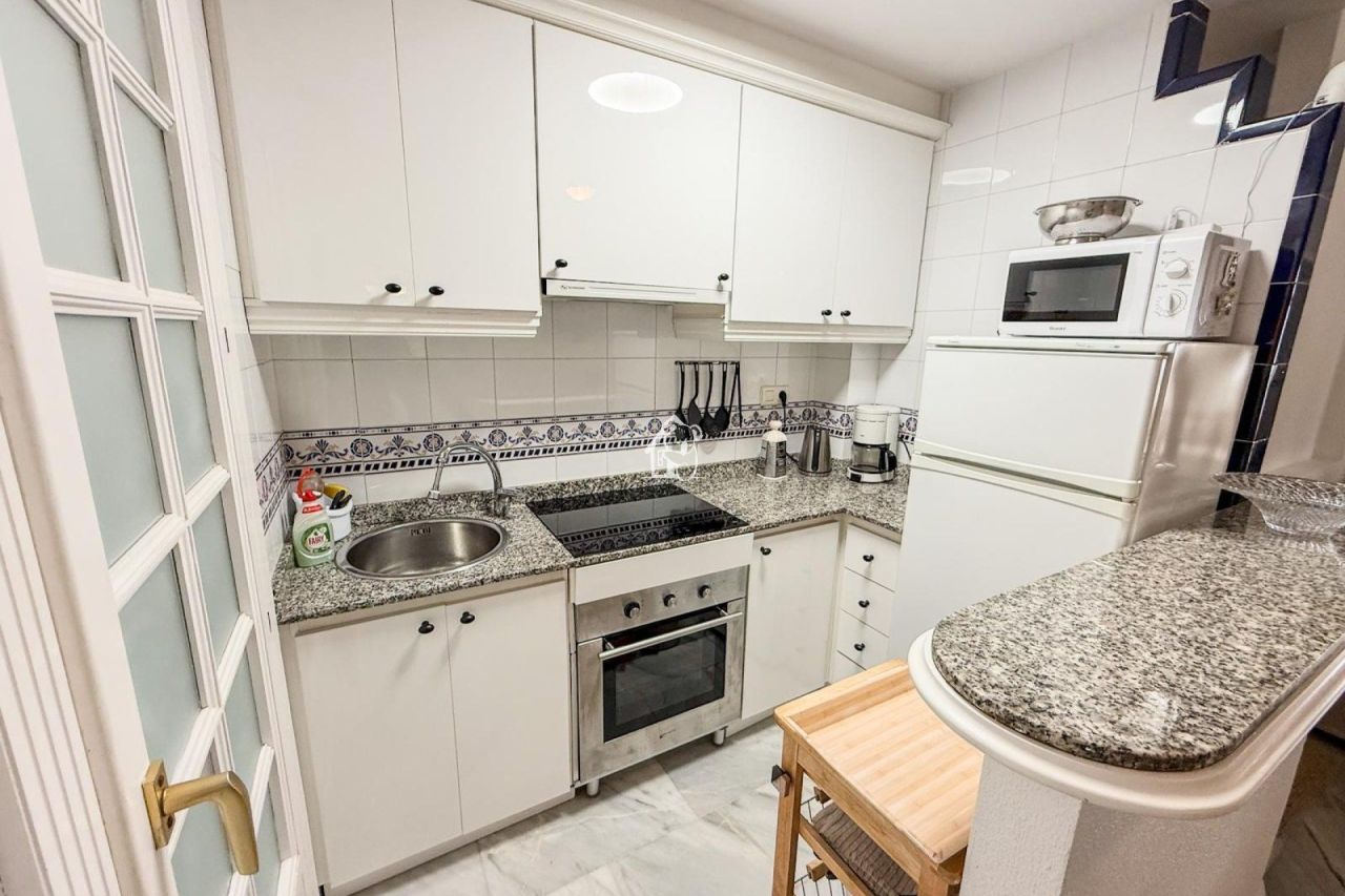 Apartment in Torrevieja, Spain, 75 m² - picture 7