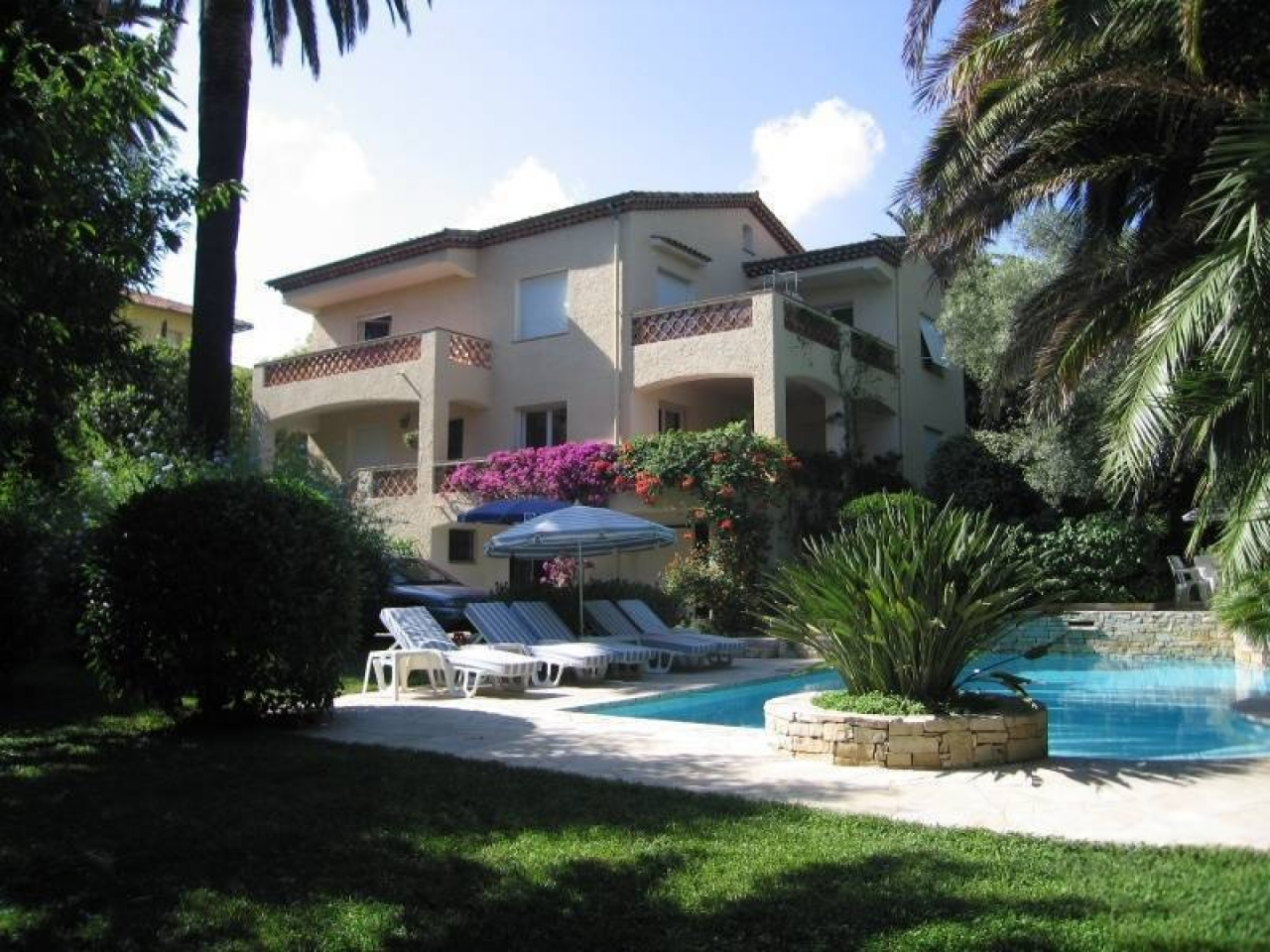 Villa in Antibes, Frankreich, 220 m² - Foto 1