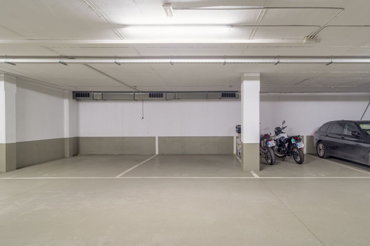 Flat in Barcelona, Spain, 202 m² - picture 17