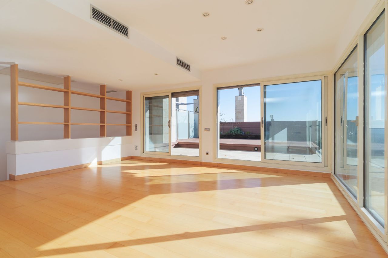 Flat in Barcelona, Spain, 202 m² - picture 16