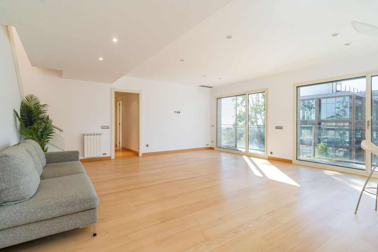 Flat in Barcelona, Spain, 202 m² - picture 6