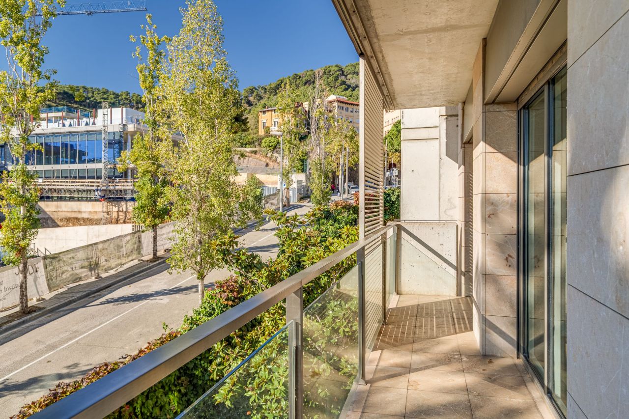 Flat in Barcelona, Spain, 202 m² - picture 11