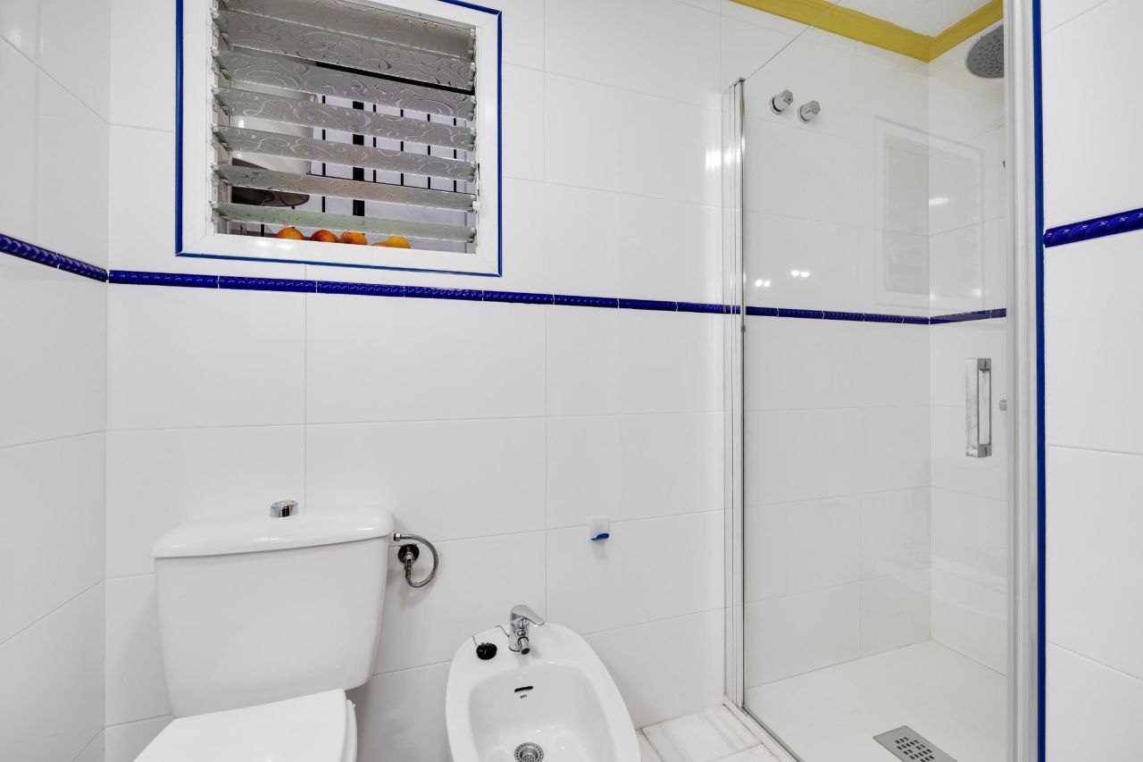 Flat in Torrevieja, Spain, 65 m² - picture 12