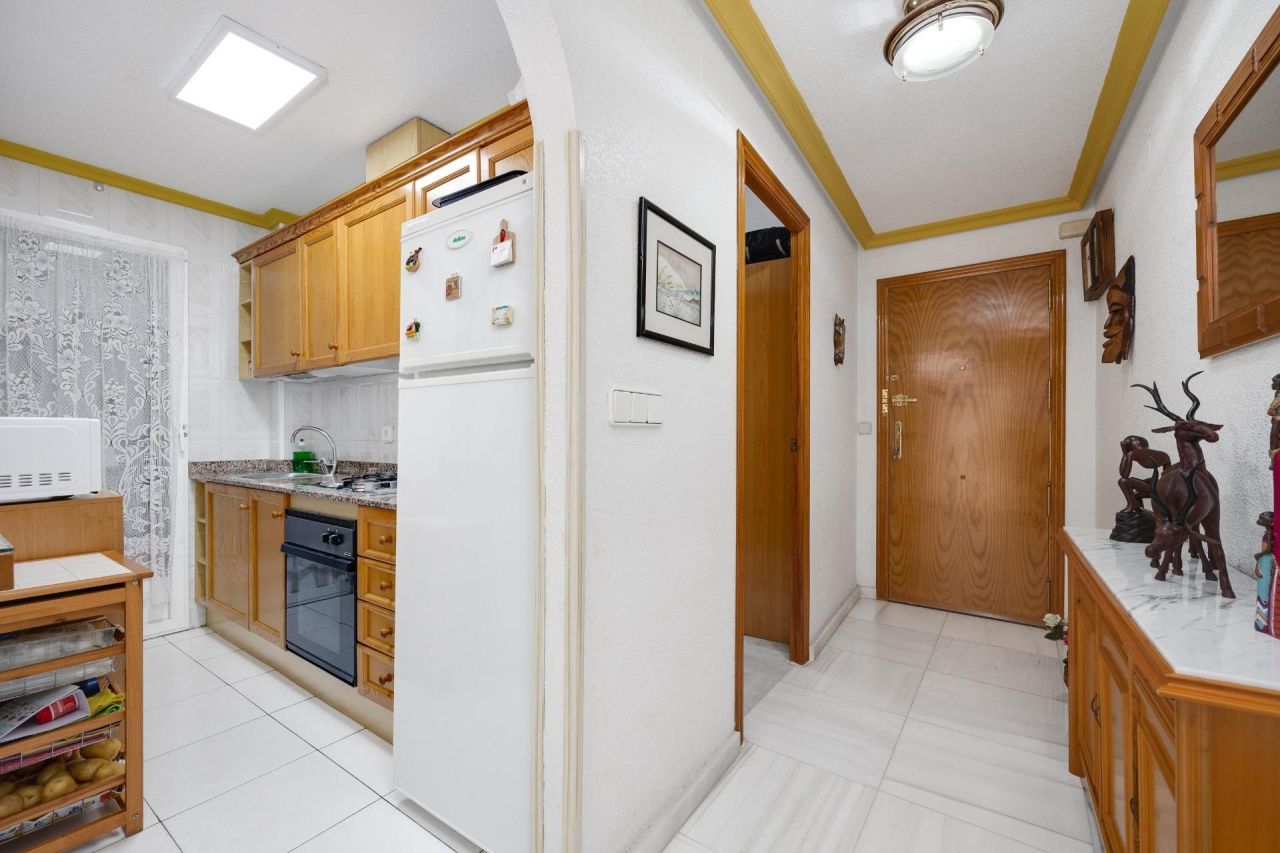 Flat in Torrevieja, Spain, 65 m² - picture 14