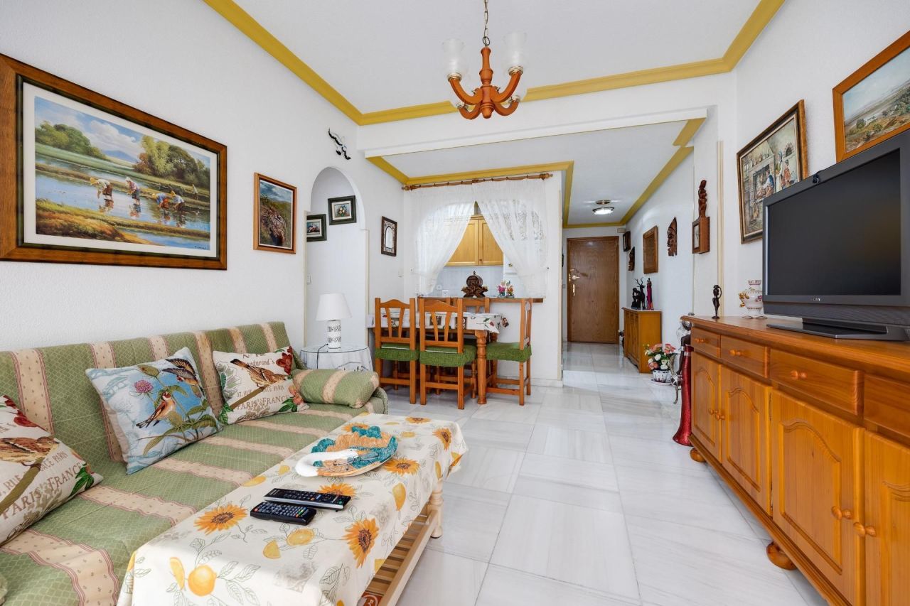 Flat in Torrevieja, Spain, 65 m² - picture 3
