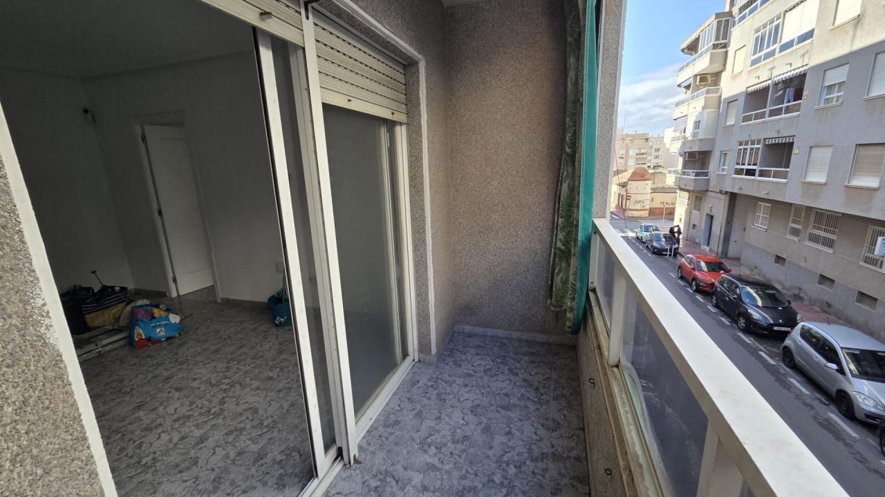 Flat in Torrevieja, Spain, 60 m² - picture 4