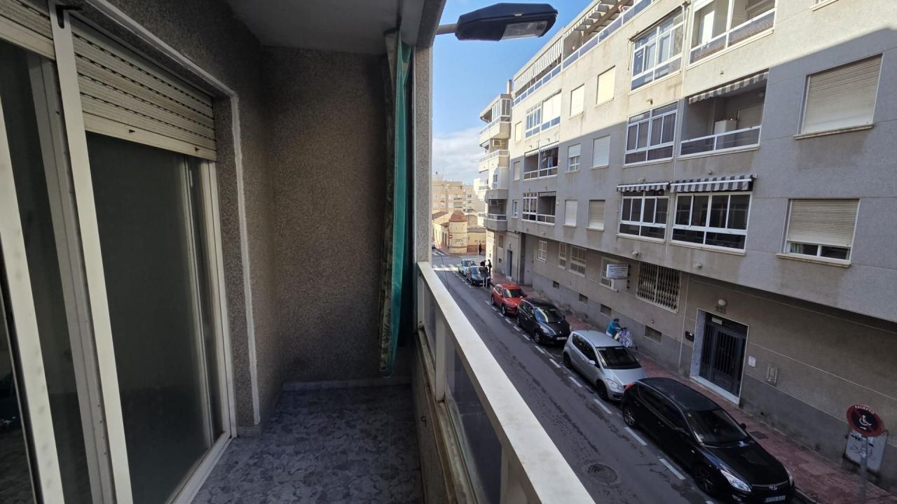 Flat in Torrevieja, Spain, 60 m² - picture 3