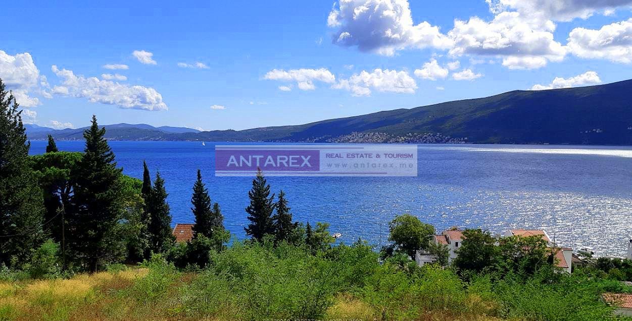 Land in Bijela, Montenegro, 445 m² - picture 1