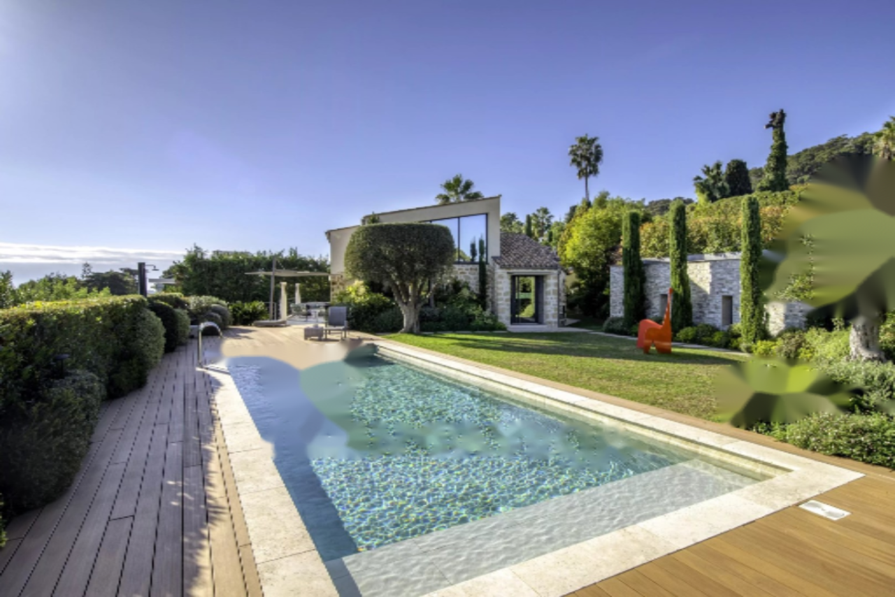 Flat in Cannes, France, 280 m² - picture 1