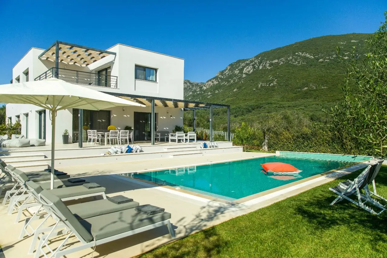 Villa on Corfu, Greece, 400 m² - picture 3