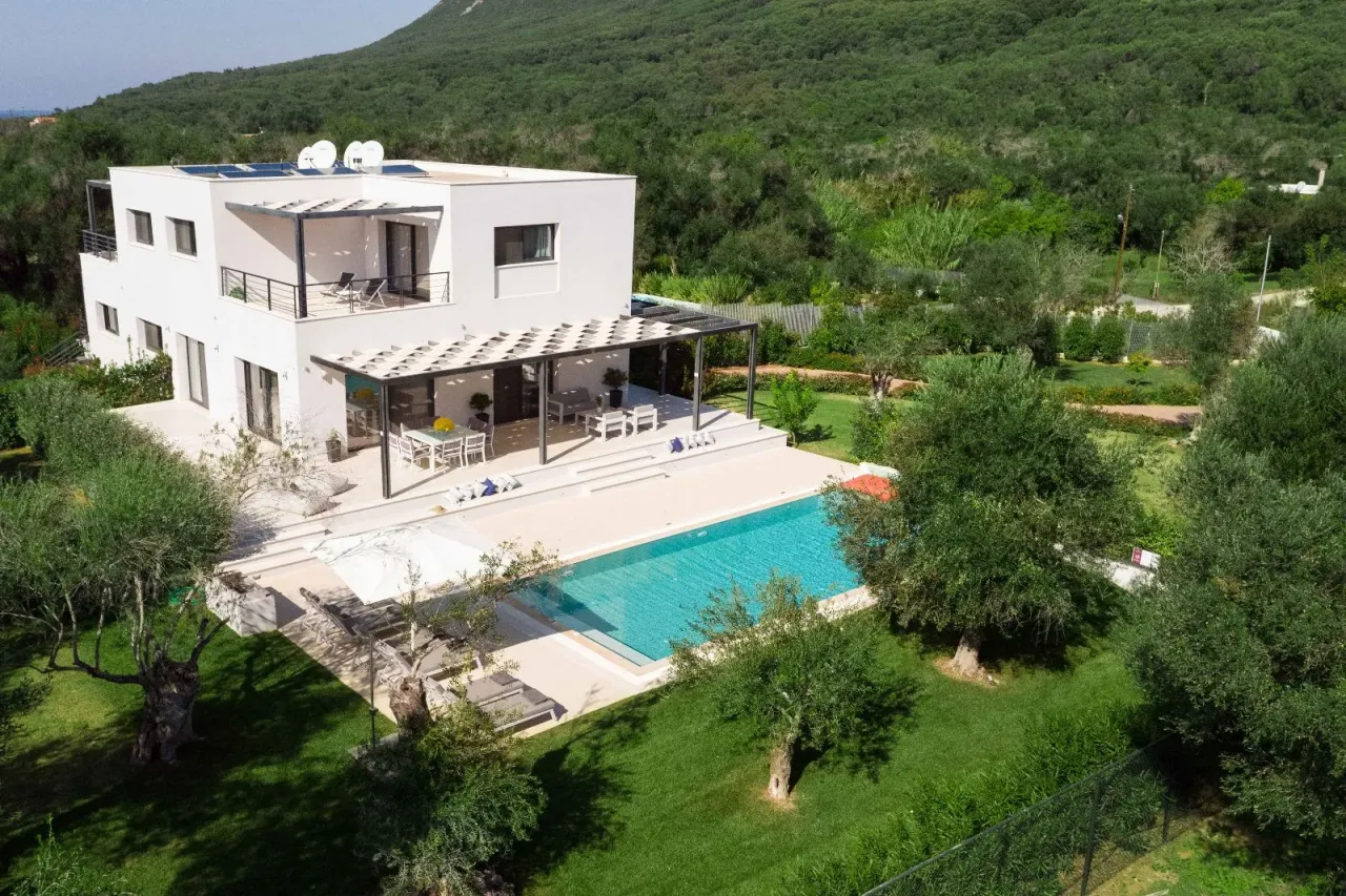 Villa on Corfu, Greece, 400 m² - picture 1