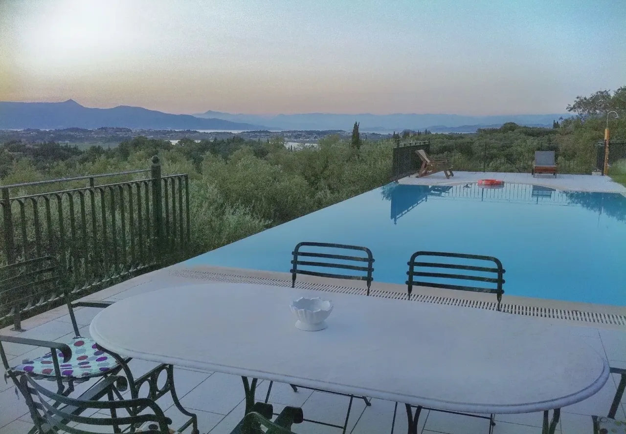 Villa sur Corfou, Grèce, 301 m² - image 11
