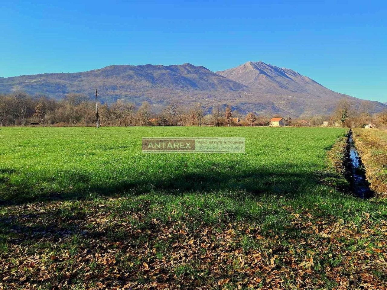 Land in Danilovgrad, Montenegro, 8 264 m² - picture 1