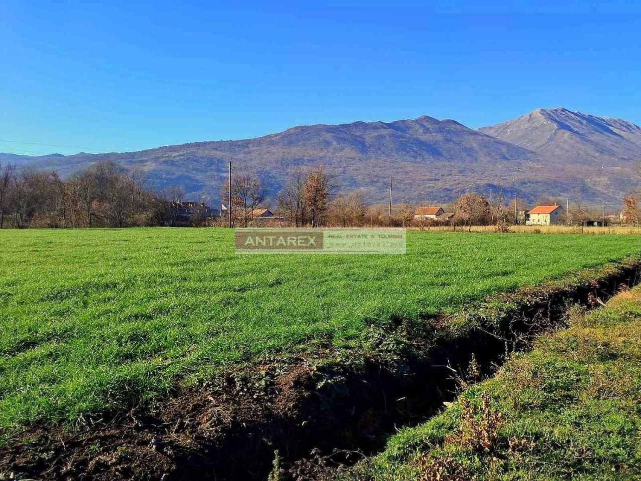 Land in Danilovgrad, Montenegro, 8 264 m² - picture 3