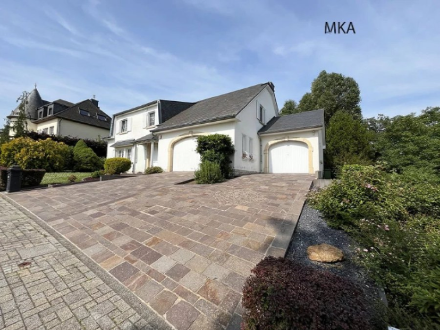 Flat in Luxembourg, Luxembourg, 257 m² - picture 1