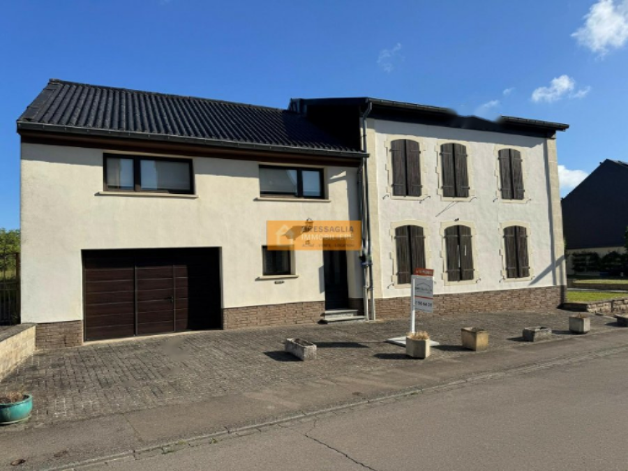Flat in Luxembourg, Luxembourg, 250 m² - picture 1