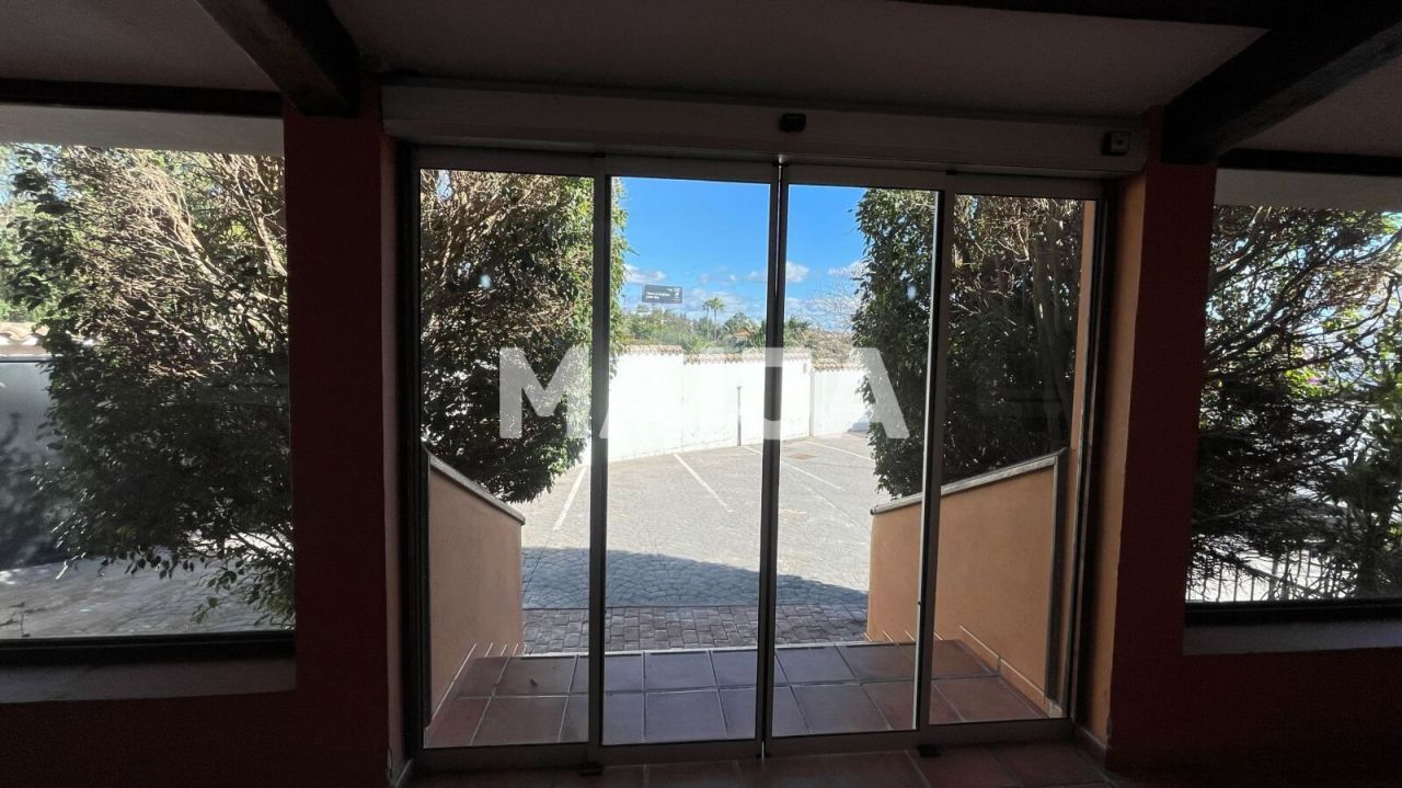 Commercial property in Estepona, Spain, 1 150 m² - picture 11