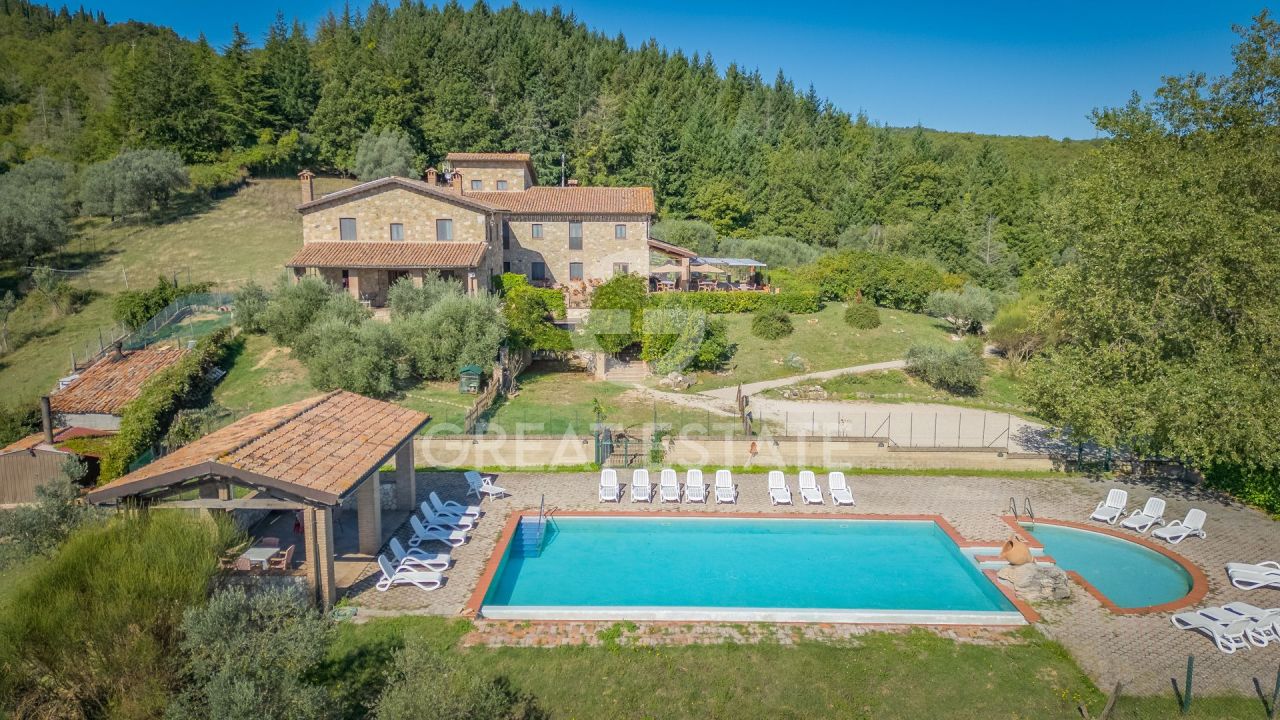 Casa a San Venanzo, Italia, 1 302.9 m² - foto 1