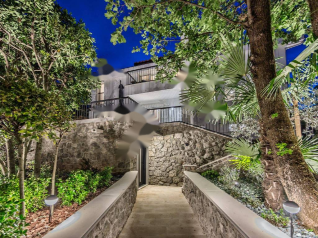 Casa en Opatija, Croacia, 313 m² - imagen 1