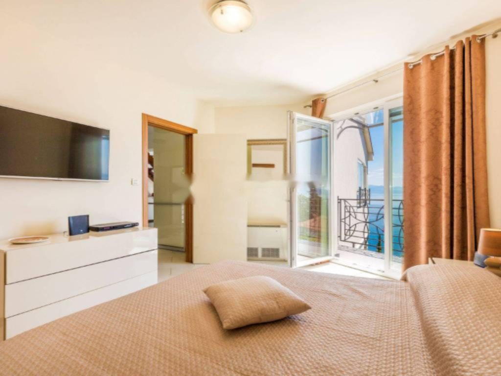 Flat in Opatija, Croatia, 222 m² - picture 15