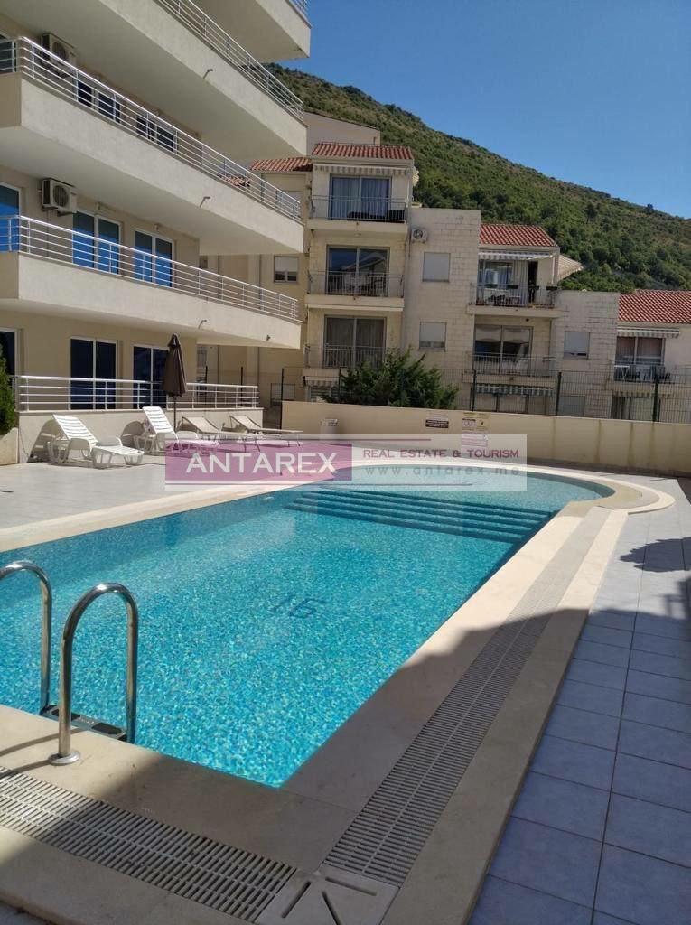 Apartment in Petrovac, Montenegro, 49 m² - picture 10