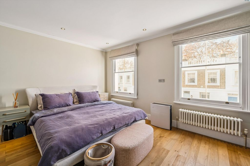 Flat in London, United Kingdom, 151 m² - picture 2