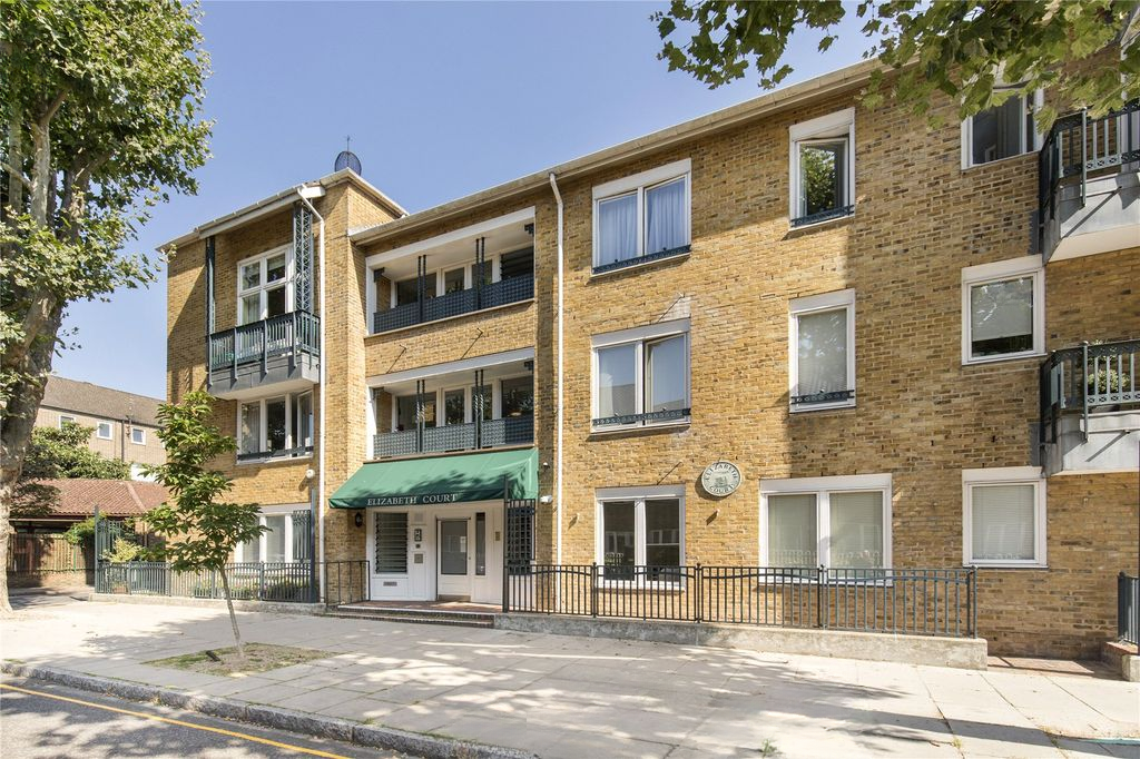 Flat in London, United Kingdom, 66 m² - picture 4