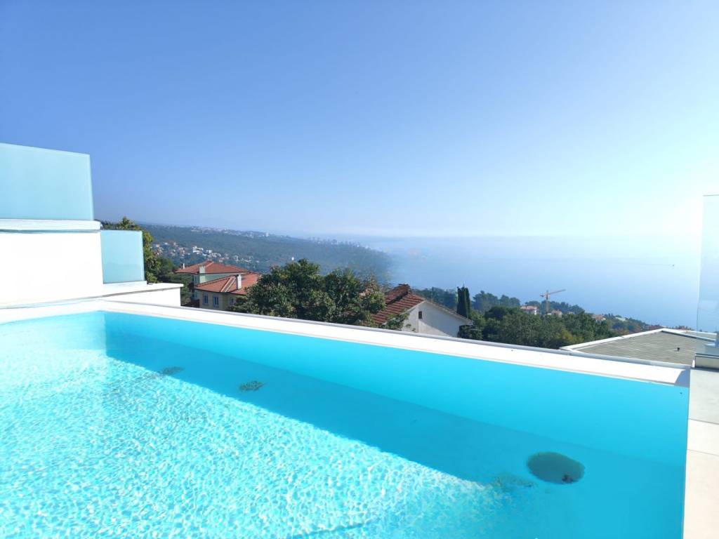 Casa a Opatija, Croazia, 193 m² - foto 1