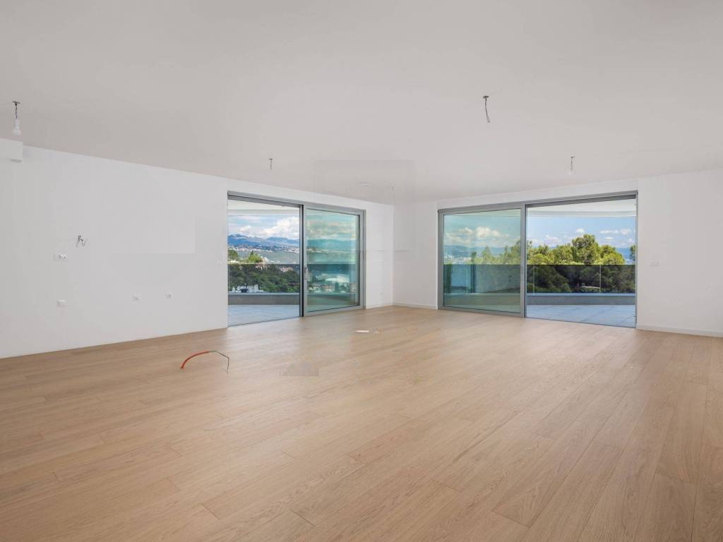 Flat in Opatija, Croatia, 245 m² - picture 3
