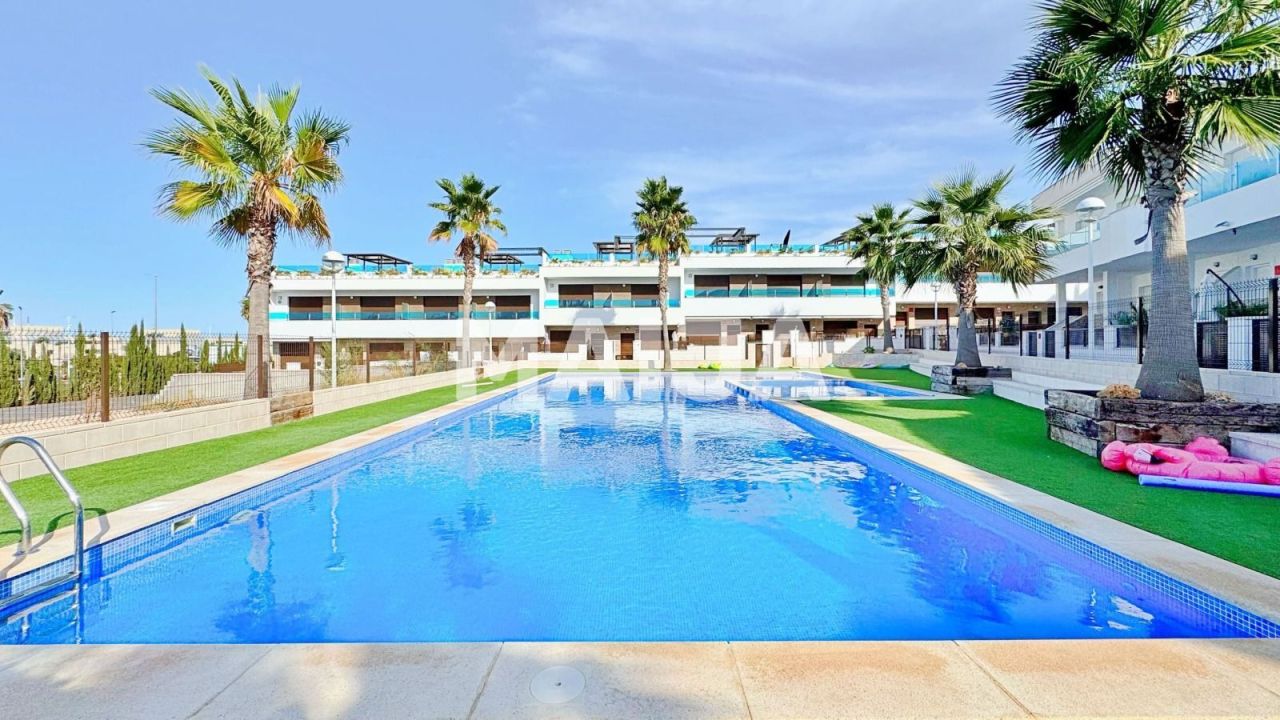 Appartamento a Torrevieja, Spagna, 113 m² - foto 2