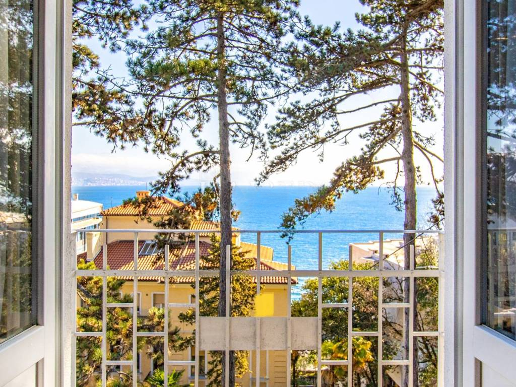 Flat in Opatija, Croatia, 140 m² - picture 1