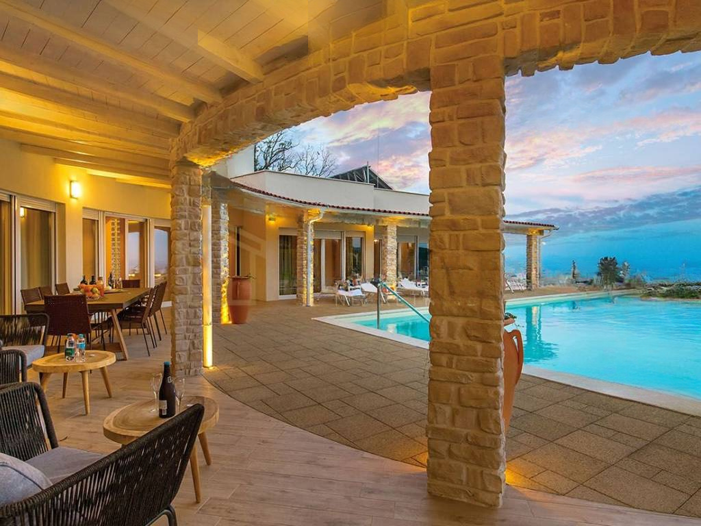 Haus in Opatija, Kroatien, 400 m² - Foto 1