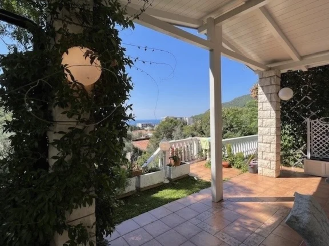 Flat in Petrovac, Montenegro, 71 m² - picture 4