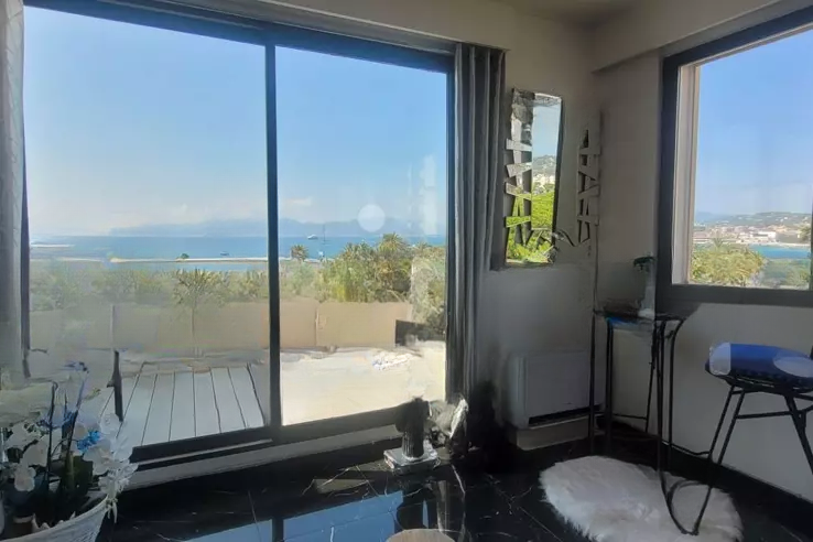 Flat in Cannes, France, 37 m² - picture 1