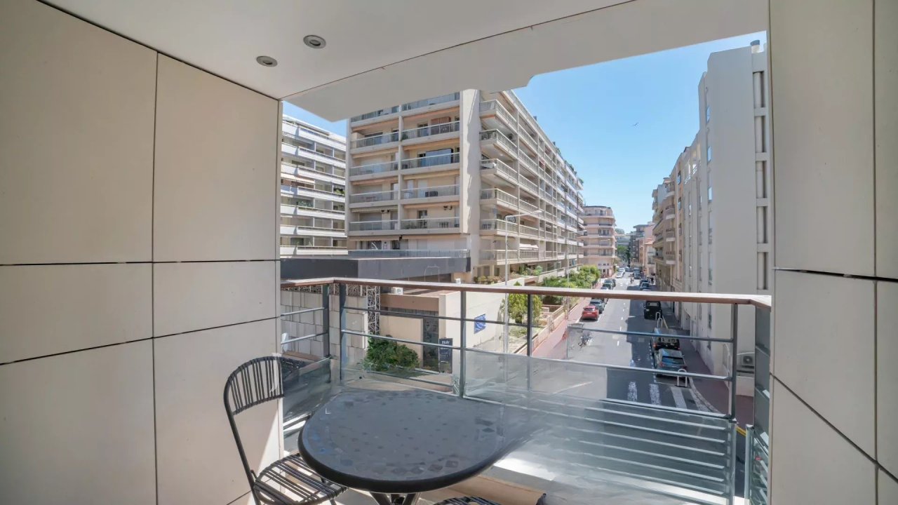 Appartement à Cannes, France, 54 m² - image 1