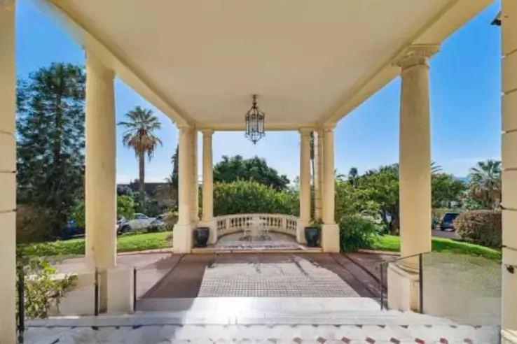 Flat in Cannes, France, 168 m² - picture 2