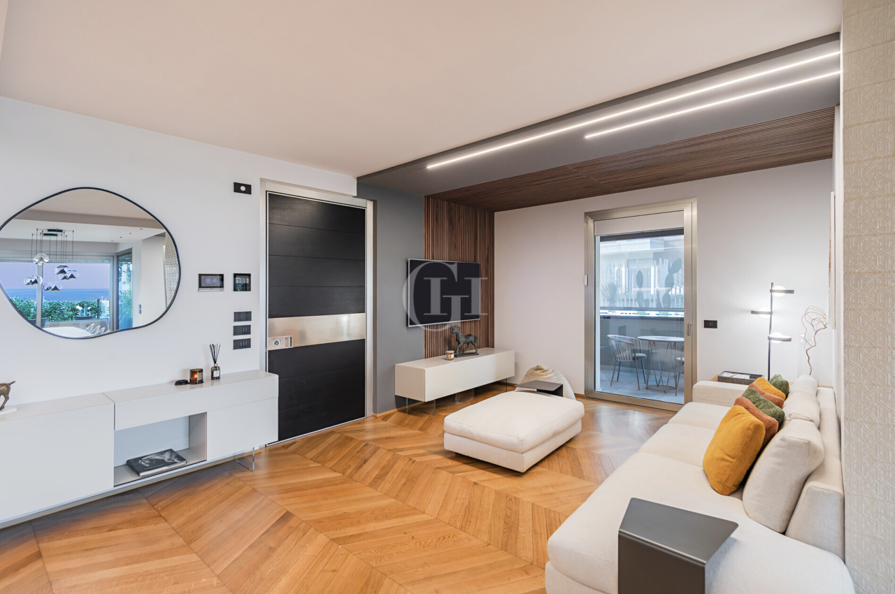 Apartment in Desenzano del Garda, Italy, 347 m² - picture 8