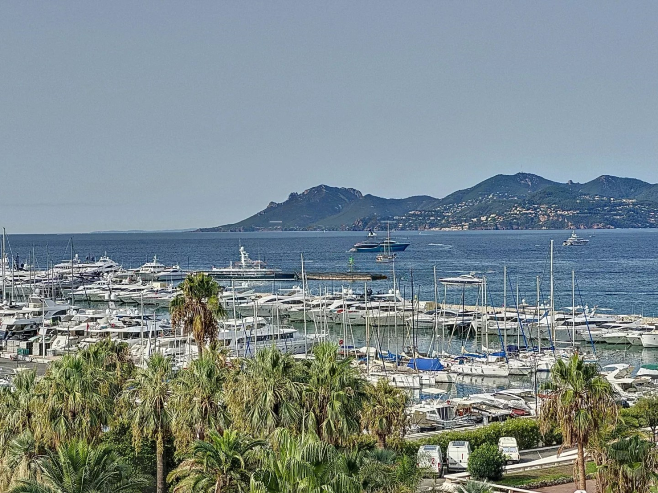 Flat in Cannes, France, 100 m² - picture 1