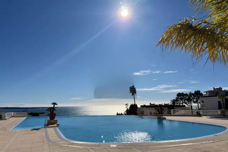 Flat in Cannes, France, 27 m² - picture 1