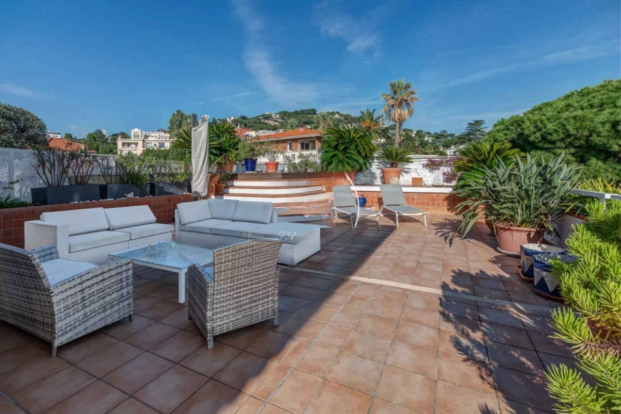 Flat in Cannes, France, 120 m² - picture 2