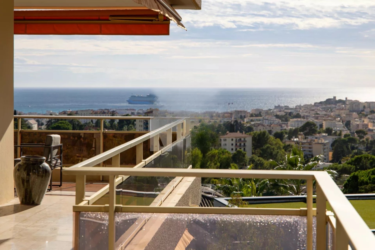 Appartement à Cannes, France, 111 m² - image 2