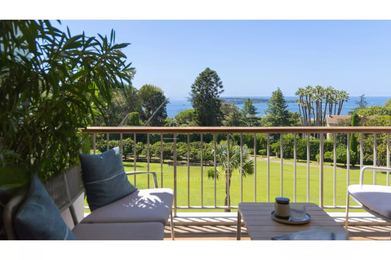 Flat in Cannes, France, 96 m² - picture 3